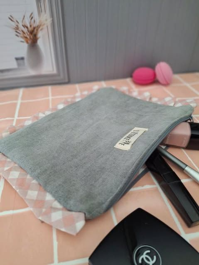 Trousse à froufrous - Jeans x Carreaux roses