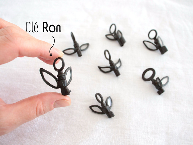 🗝️ Mini clé féerique Passe-Partout en vitrail