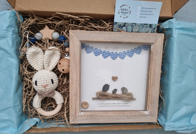 Luxury Baby Gift Box (Blue) Medium Size includes Personalised Pebble Art Picture