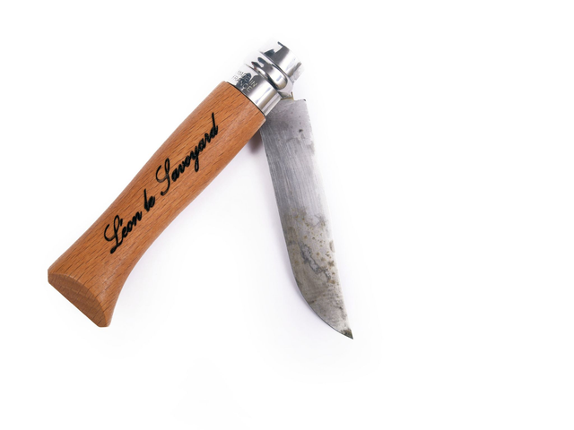 Gravure sur couteau ou stylo