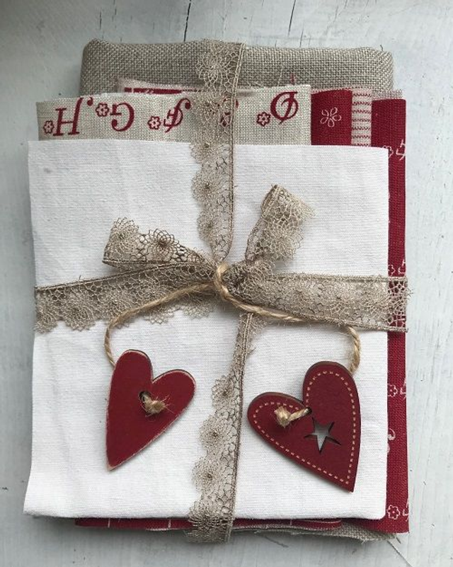 Lot de tissus Alphabet Bordeaux - ref KS1