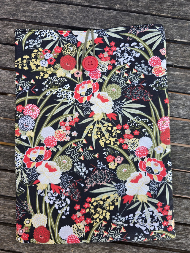 Funda de libro flores orientales fondo negro