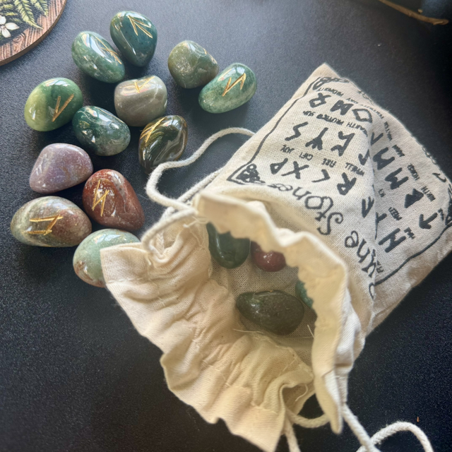 NEW - Runes en pierres naturelles 