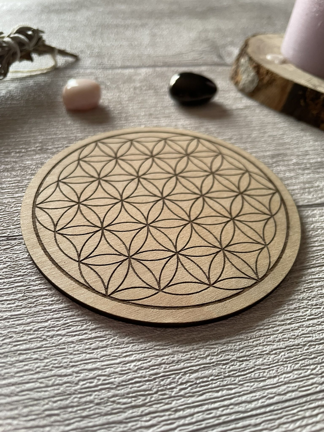🌙 Fleur de Vie en bois gravé