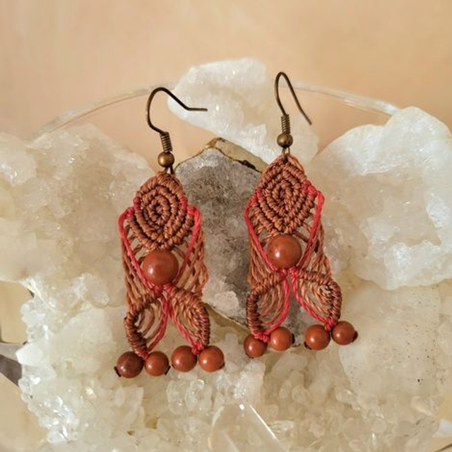 Kit Boucles d’oreilles Lyra Jaspe rouge (micro-macramé fils marron et rouge)