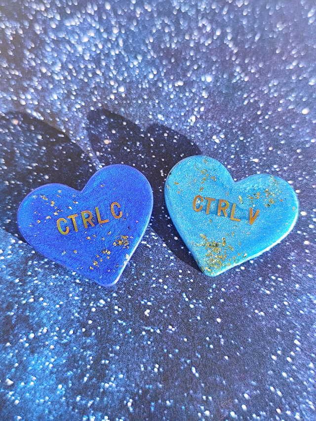 Duo de broches cœur à paillettes - messages : CTRL C - CTRL V