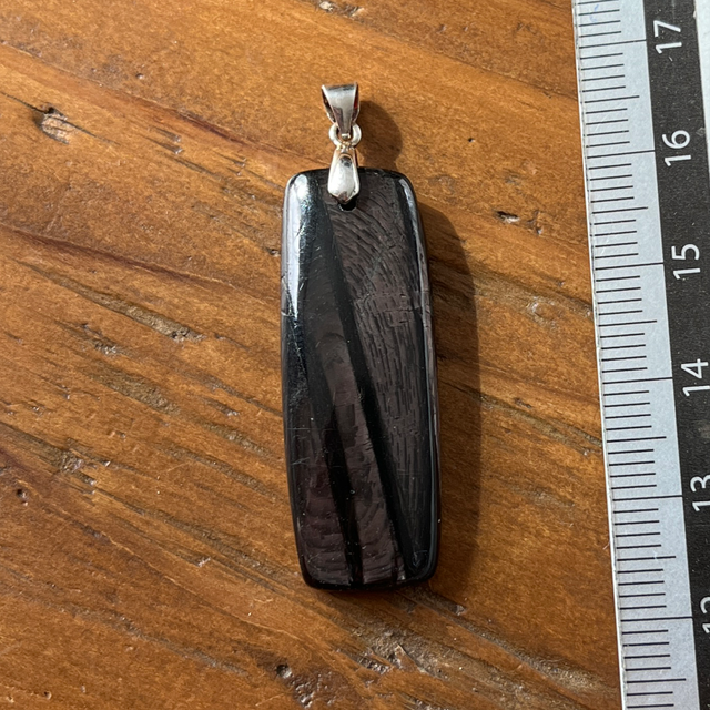 Pendentif en Hypersthène et bélière argent