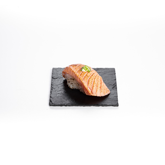 Nigiri saumon tatagi