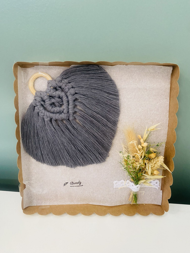 Coffret coeur en macramé