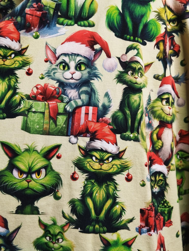 Robe Green Cat Christmas T44/46