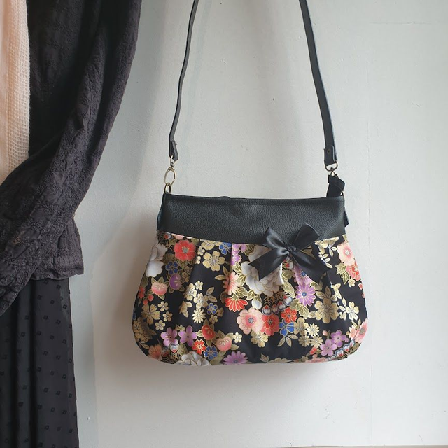Sac à bandoulière fermeture zippée &quot;Kanako&quot; &amp; simili cuir noir
