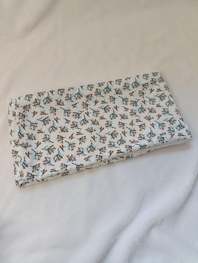 Tour de cou fleurs bleues et marrons