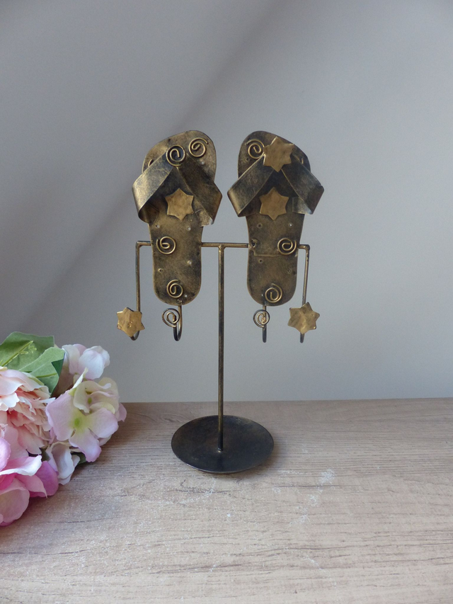 Porte bijoux en forme de chaussures tongs en métal artisanat d'art, Support à bijoux fait main, Décoration maison thème bord de mer, Cadeau