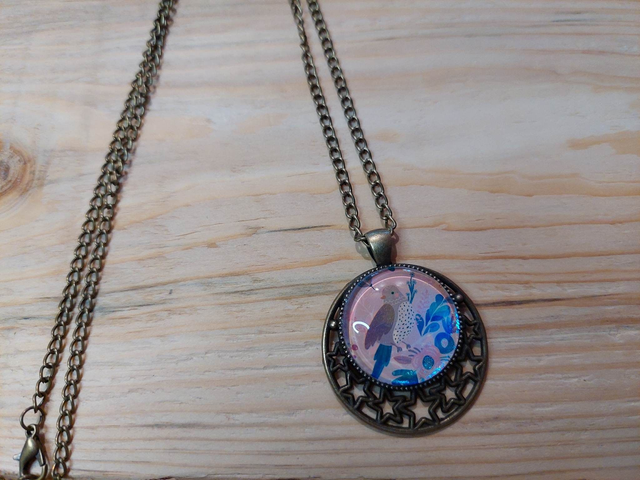 Collier Cabochon Oiseau Brillant