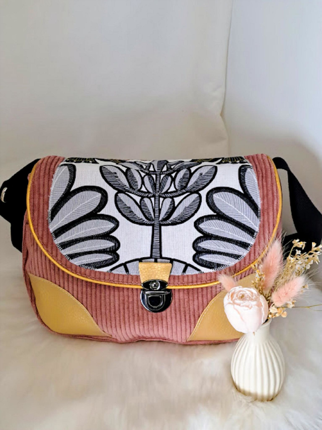 Sac bandoulière en velours cotelé vieux rose