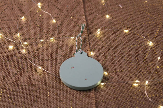 Les suspensions boule (personnalisable sur demande: prénom, mot..)