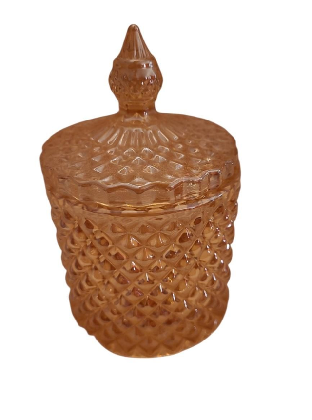 Pot en verre avec couvercle 