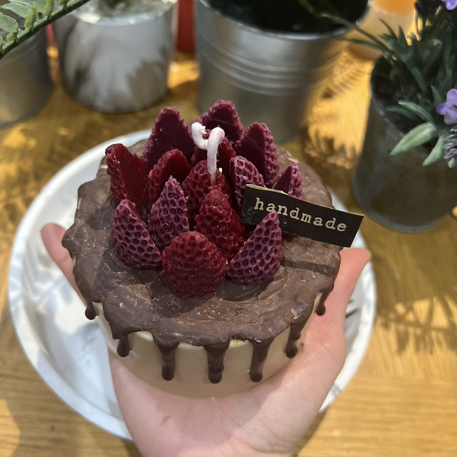 Strawberries chocolate dripped cake candle 