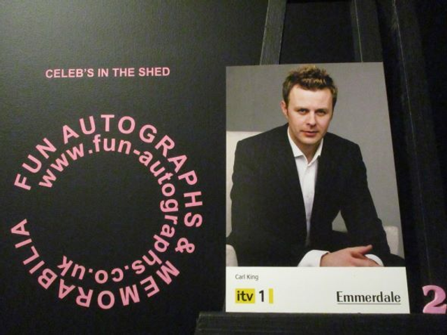 Tom Lister (Carl King) Original Emmerdale Yellow &amp; Black Itv1 Logo Cast Card (2)