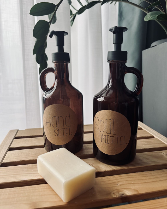 Handseife- und Spülmittelspender