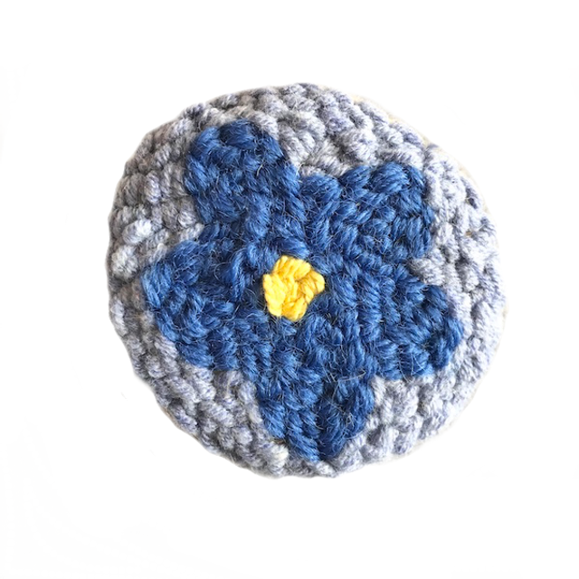 Broche fleur bleue