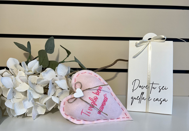 Cuore in panno ROSA " Ti voglio bene mamma" 