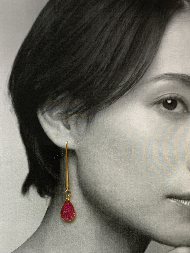 Roses : boucles d'oreilles pendantes (dorées)