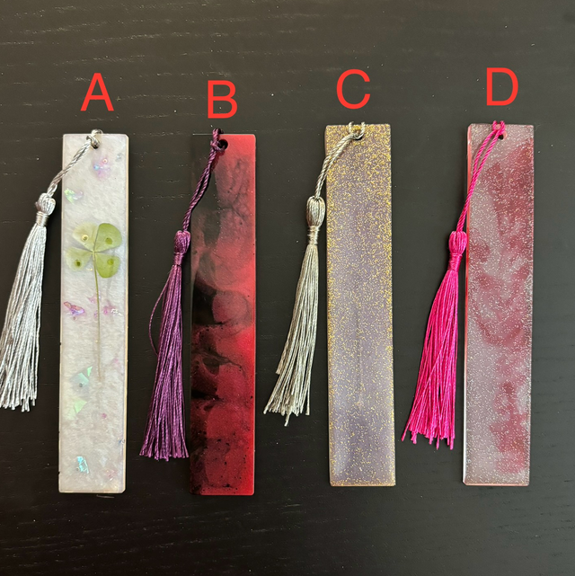 MARQUE PAGE EN RÉSINE 