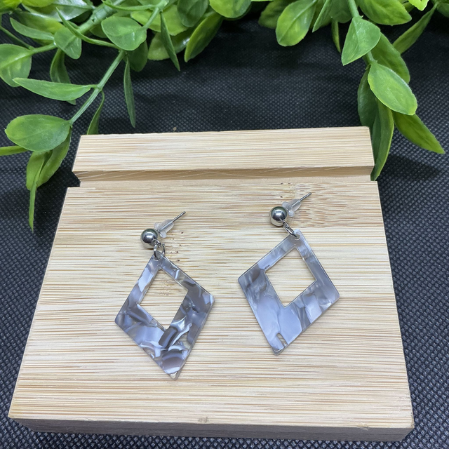 Boucles d'Oreilles Losange Géométrique Gris Marbré