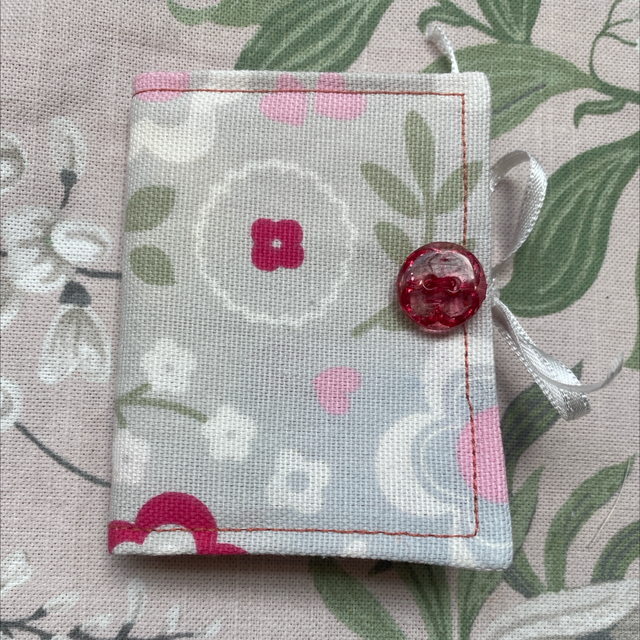 Pink flower Needle Pouch