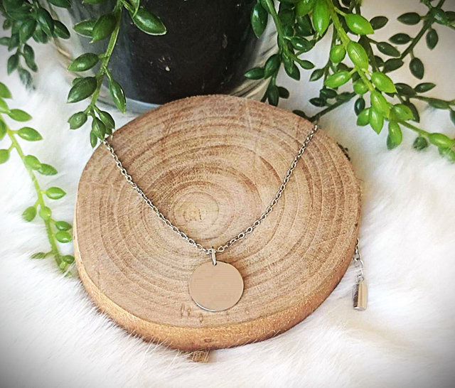 Collier simple médaille