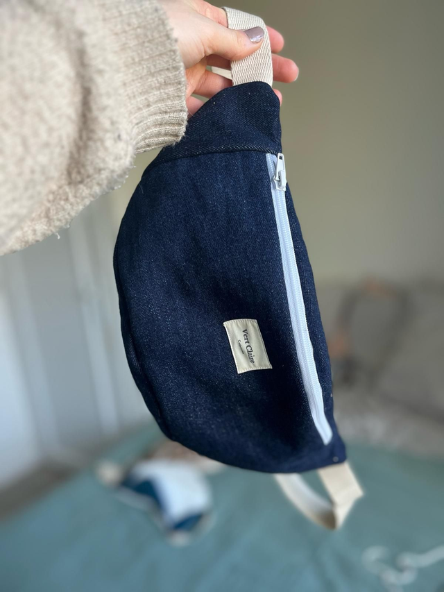 Banane en jean upcyclé