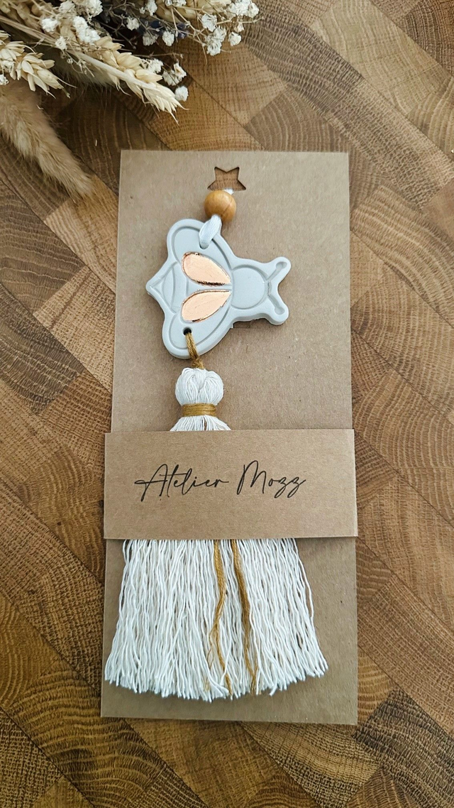 Suspension ABEILLE - décoration murale artisanale pour chambre de bébé