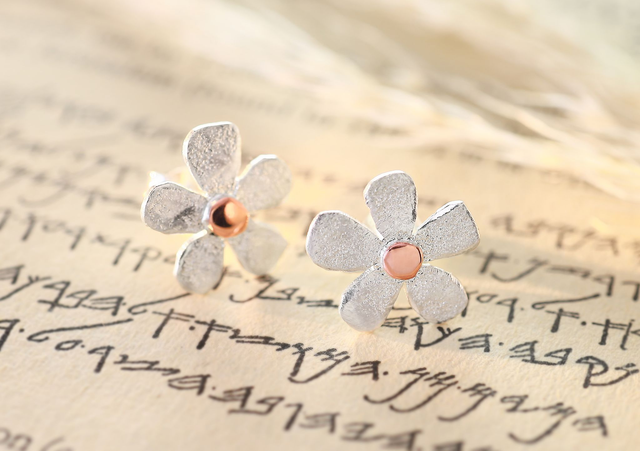 Pendientes de margarita en plata 925 y detalle en cobre