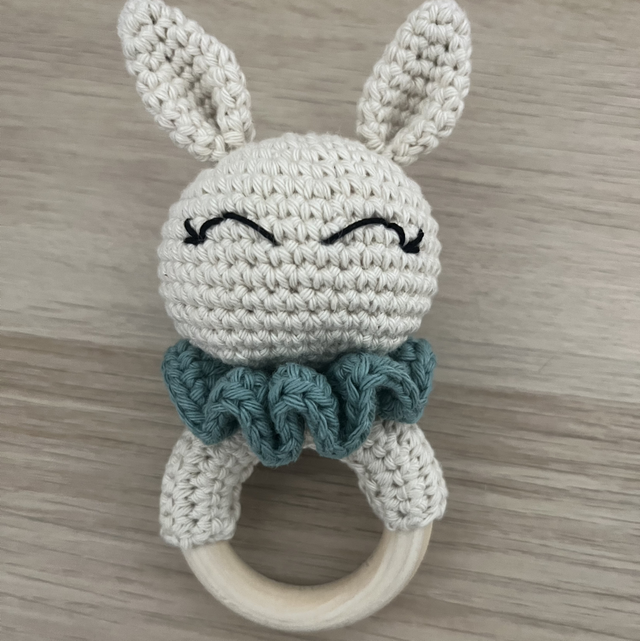 Hochet lapin avec grelot intégré 