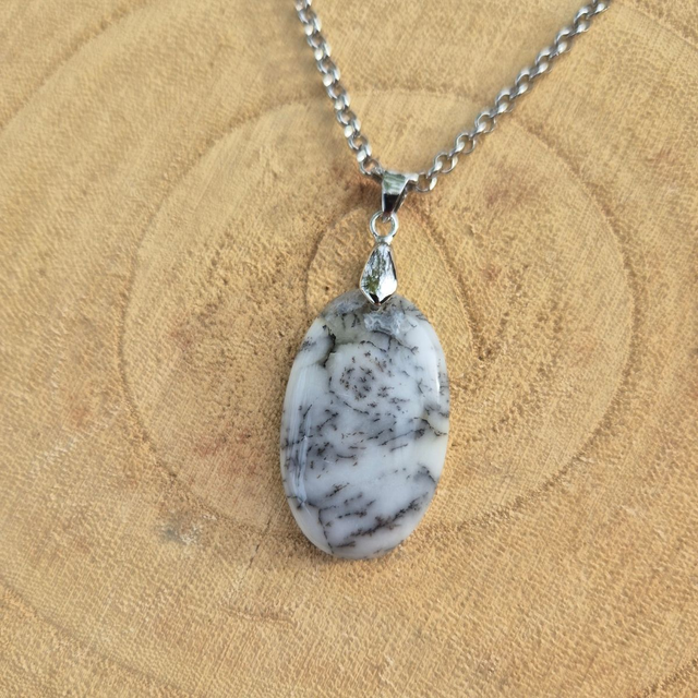 Collier Merlinite