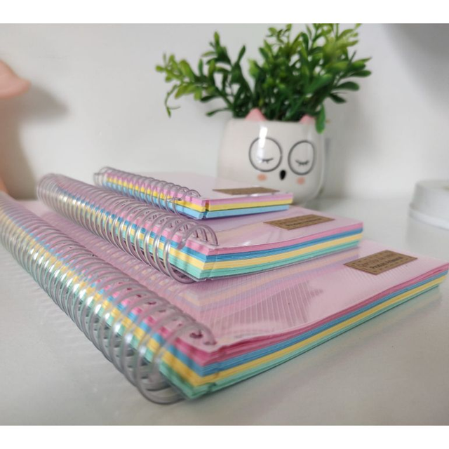 Kit 3 Cadernos de rascunho Tamanhos A5, A6, A7 | Sem pauta, folhas coloridas | Capa PVC e Espiral transparente