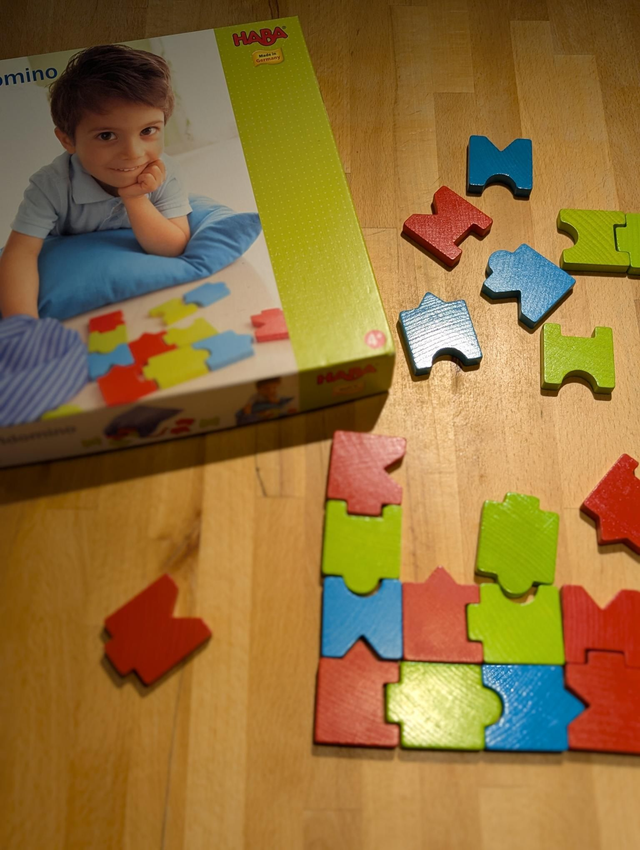 Tactile Domino Haba - Prix neuf : 29.95 euros