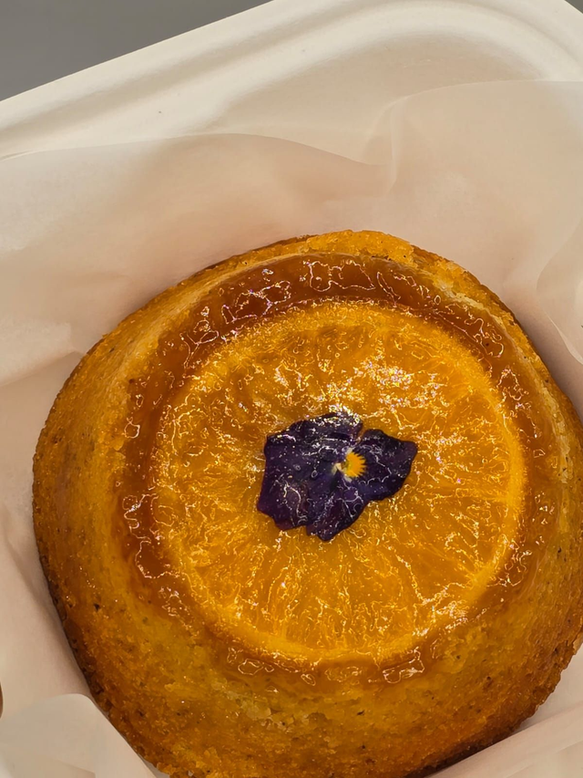 Orange cake &amp; baobab filling (Box of 6 cakes)