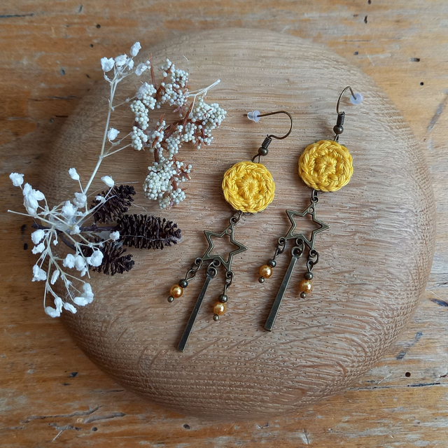 Boucles d&#039;oreille Etoiles filantes - Jaunes