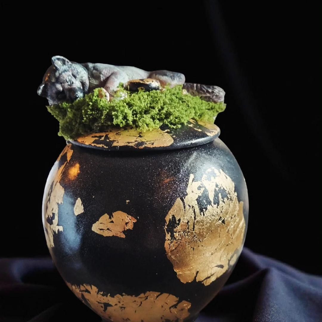 Kustomoitu Lemmikkiuurna/ Custom pet urn