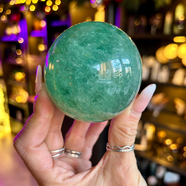 Fluorite Sphere R61F2 (Middle)