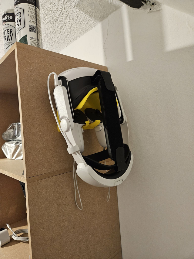 Meta Quest 3 and Controller Stand