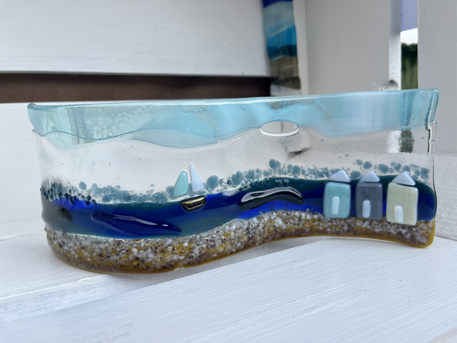 Seaside Freestanding Wave