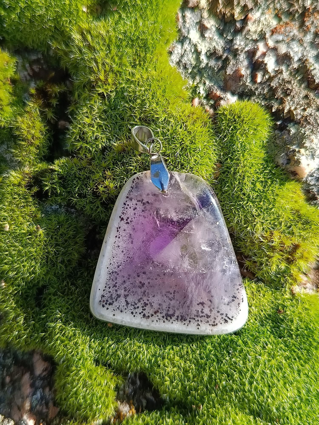 Pendentif Auralite 3,3 x 2,8 cm – Pierre Naturelle de Bien-Être