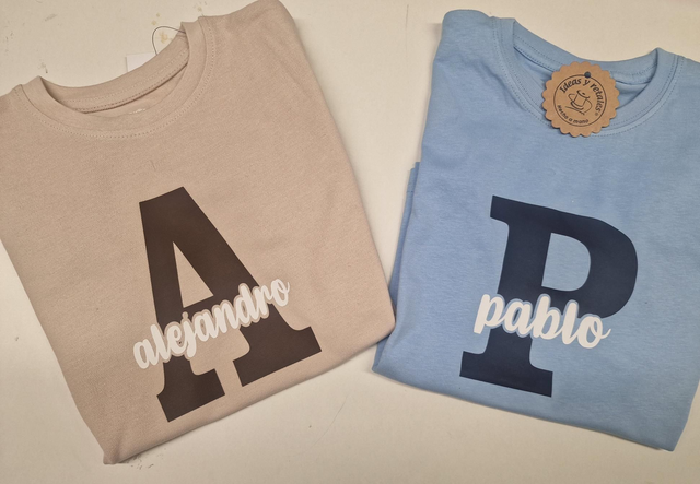 Camisetas personalizadas inicial y nombre 