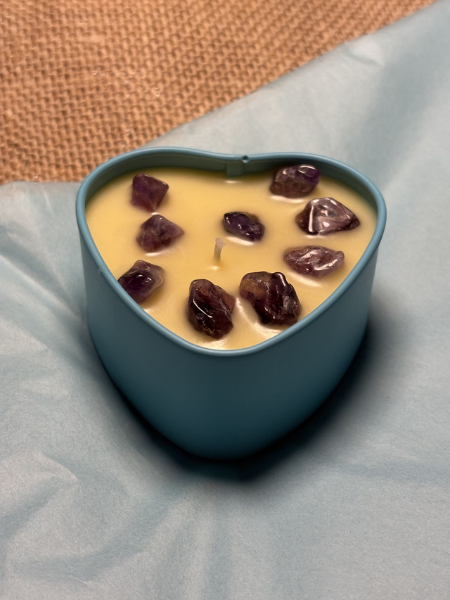 Sleep Blend Amethyst Crystal Chip Candle 100g in blue heart tin