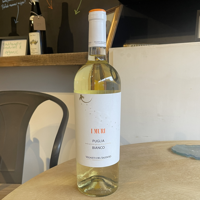 Vignetti del Salento, ‘I Muri’ Bianco