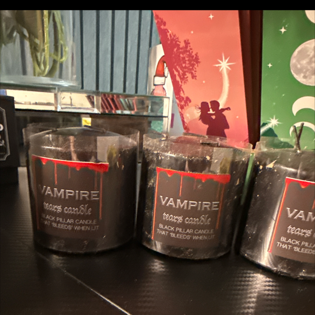 3 wick vampire tear candle