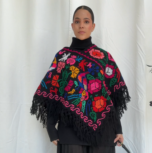 8.1 Mañanita bordado a mano 